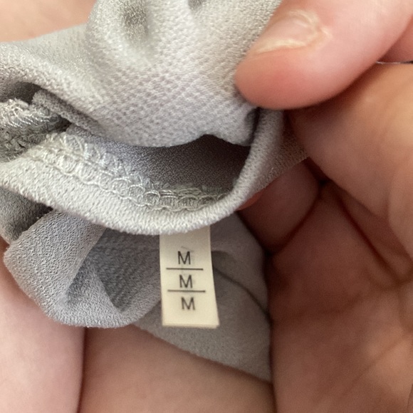 🥭(4 for $15) Grey Tahari Blouse - Picture 6 of 6